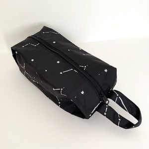 BAGGU • Small 3D Zip Pouch in Black Constellation